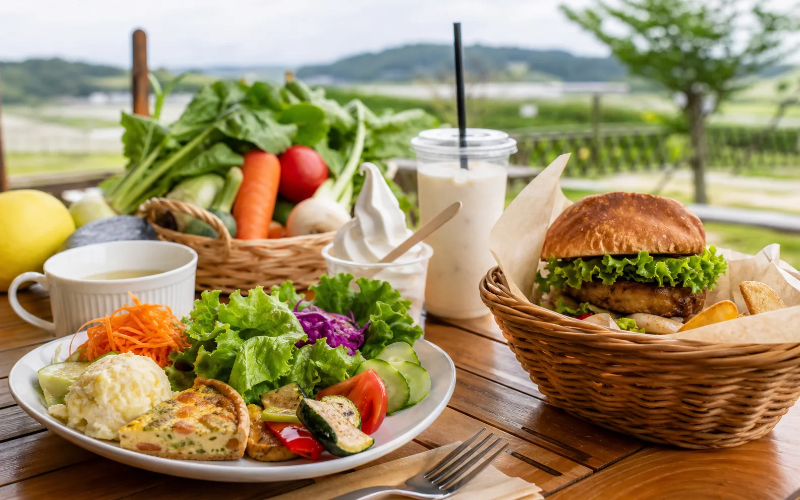 野菜ランチ、バーガー、乳製品スイーツを選ぶ食事計画のイメージ
